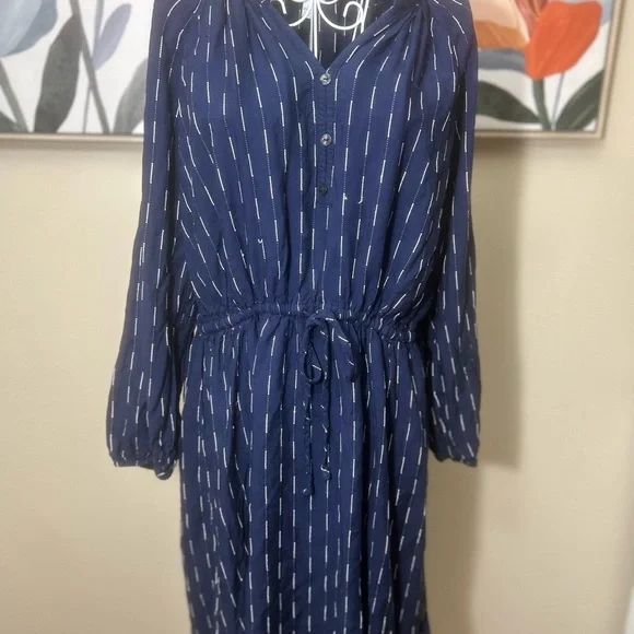 Classic Navy Blue Women's Dress - Picture 4 of 7